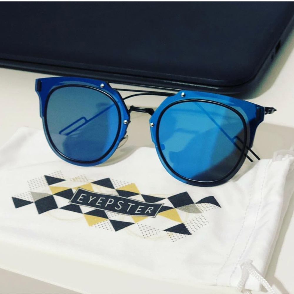 MIDTOWN - BLUE ROUND RIMLESS MIRRORED SUNGLASSES - Picture 3 of 3